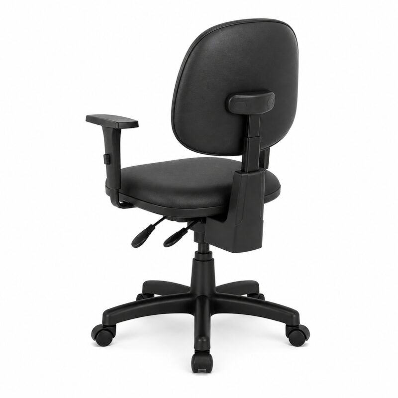 Cadeira Ergonômica Back System NR 17 em perspectiva traseira, com suporte do encosto e rodízios