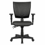 Cadeira B-one Executiva Back System em vista frontal, com braços reguláveis e base de cinco pontas