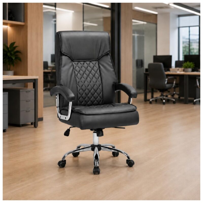 Poltrona Presidente Luxo Confort em escritório moderno com mesa de trabalho e decoração corporativa.