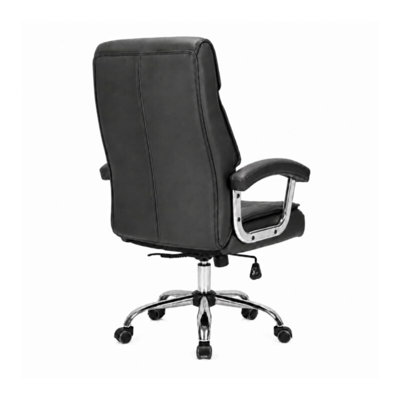Poltrona Presidente Luxo Confort vista de costas em 45 graus com encosto alto preto e base cromada.