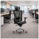 Cadeira MK-4000 Full Mesh aplicada em escritório operacional, call center ou open space.