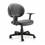 Cadeira Escritório Cadeira de Escritório Executiva PLUS LISA c/ Braços Reguláveis - Corino Cor Preto - PLAXMETAL - 32970