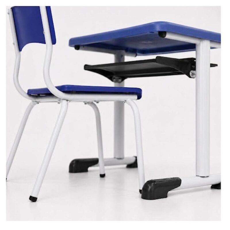 Conjunto Escolar Azul com Mesa e Cadeira 06 a 10 Anos