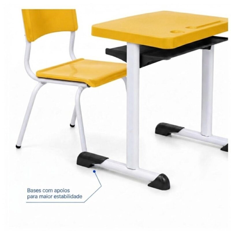 Conjunto Escolar Amarelo com Mesa e Cadeira 03 a 06 Anos