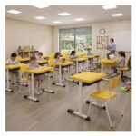Conjunto Escolar Amarelo com Mesa e Cadeira 03 a 06 Anos