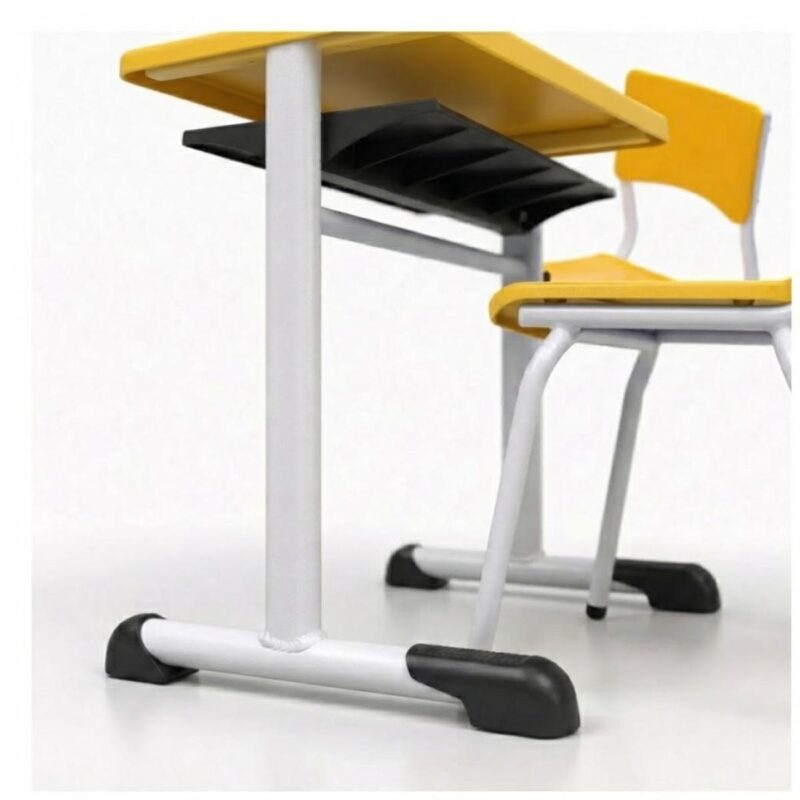 Conjunto Escolar Amarelo com Mesa e Cadeira 03 a 06 Anos