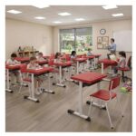 Conjunto Escolar Vermelho com Mesa e Cadeira 03 a 06 Anos
