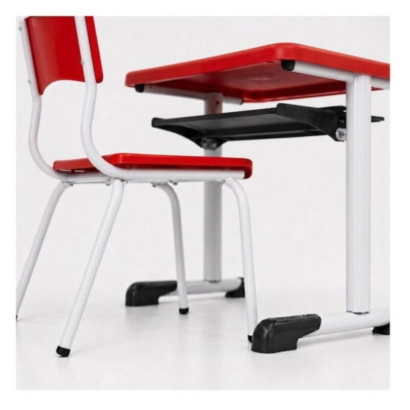 Conjunto Escolar Vermelho com Mesa e Cadeira 03 a 06 Anos