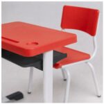 Conjunto Escolar Vermelho com Mesa e Cadeira 03 a 06 Anos