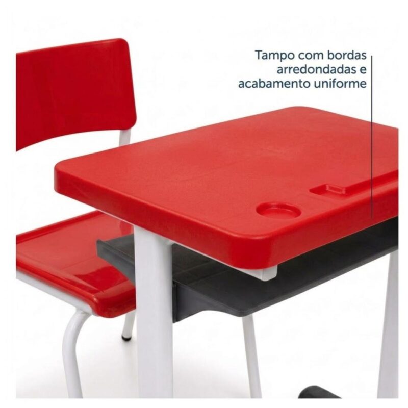 Conjunto Escolar Vermelho com Mesa e Cadeira 03 a 06 Anos