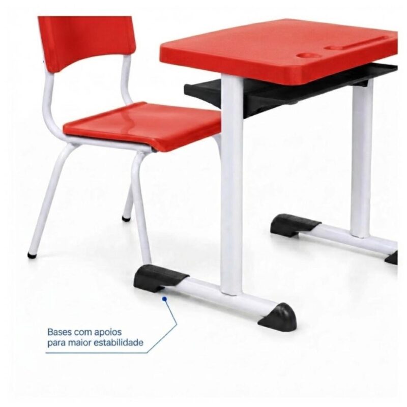 Conjunto Escolar Vermelho com Mesa e Cadeira 03 a 06 Anos