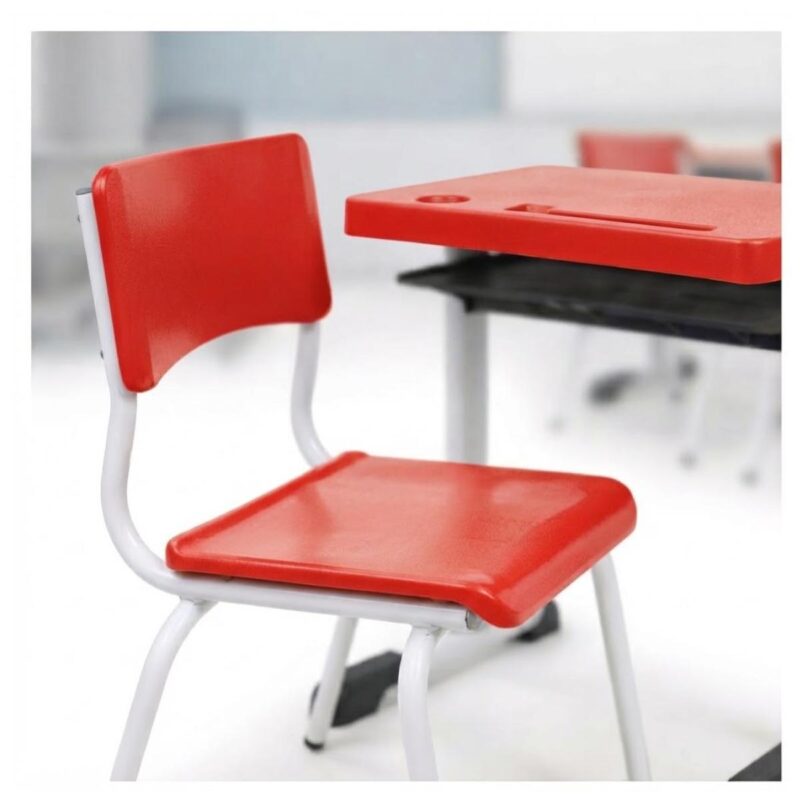 Conjunto Escolar Vermelho com Mesa e Cadeira 03 a 06 Anos