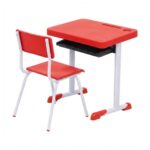 Conjunto Escolar Vermelho com Mesa e Cadeira 03 a 06 Anos