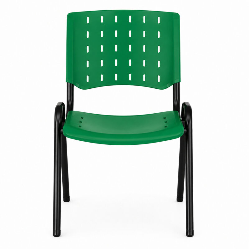 Cadeira Plástica ISO Fixa Verde em vista frontal, com encosto perfurado e quatro pés pretos