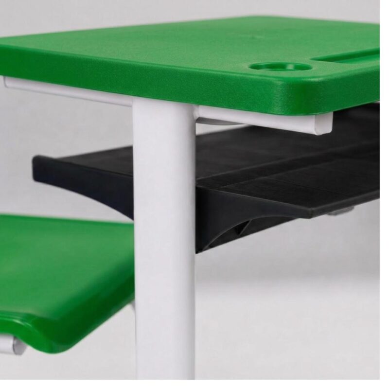Conjunto Escolar Verde com Mesa e Cadeira 03 a 06 Anos