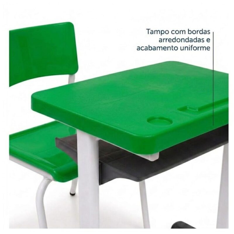 Conjunto Escolar Verde com Mesa e Cadeira 03 a 06 Anos