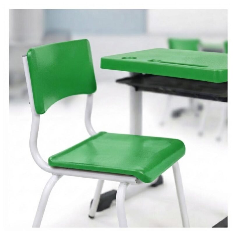 Conjunto Escolar Verde com Mesa e Cadeira 03 a 06 Anos