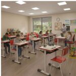 Conjunto Escolar Vermelho com Mesa e Cadeira 06 a 10 Anos