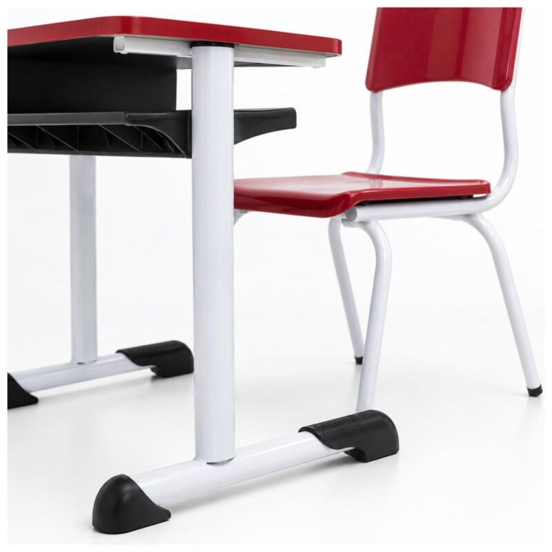 Conjunto Escolar Vermelho com Mesa e Cadeira 06 a 10 Anos