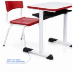 Conjunto Escolar Vermelho com Mesa e Cadeira 06 a 10 Anos