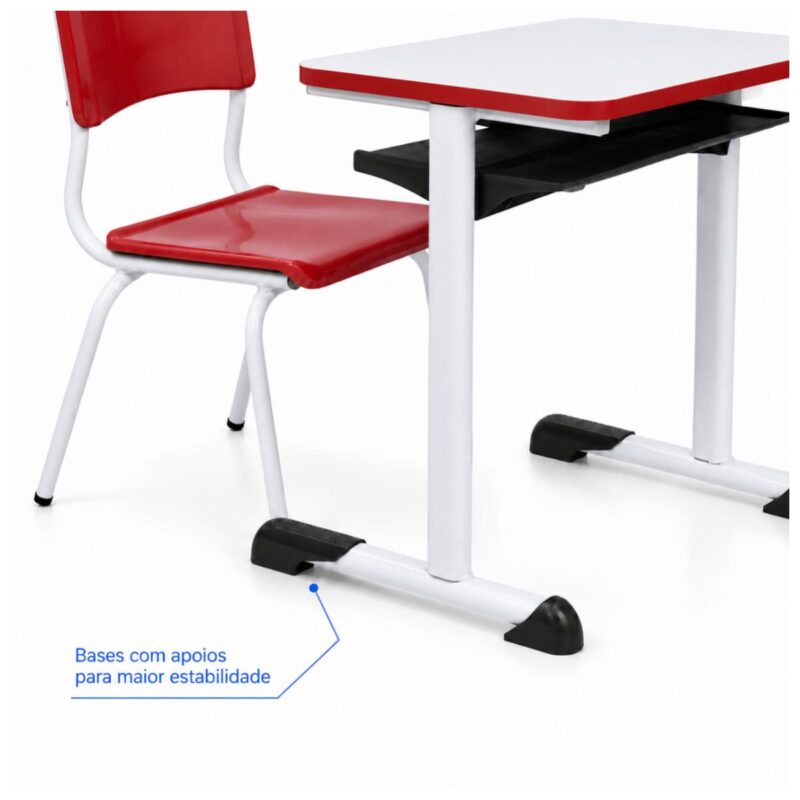 Conjunto Escolar Vermelho com Mesa e Cadeira 06 a 10 Anos