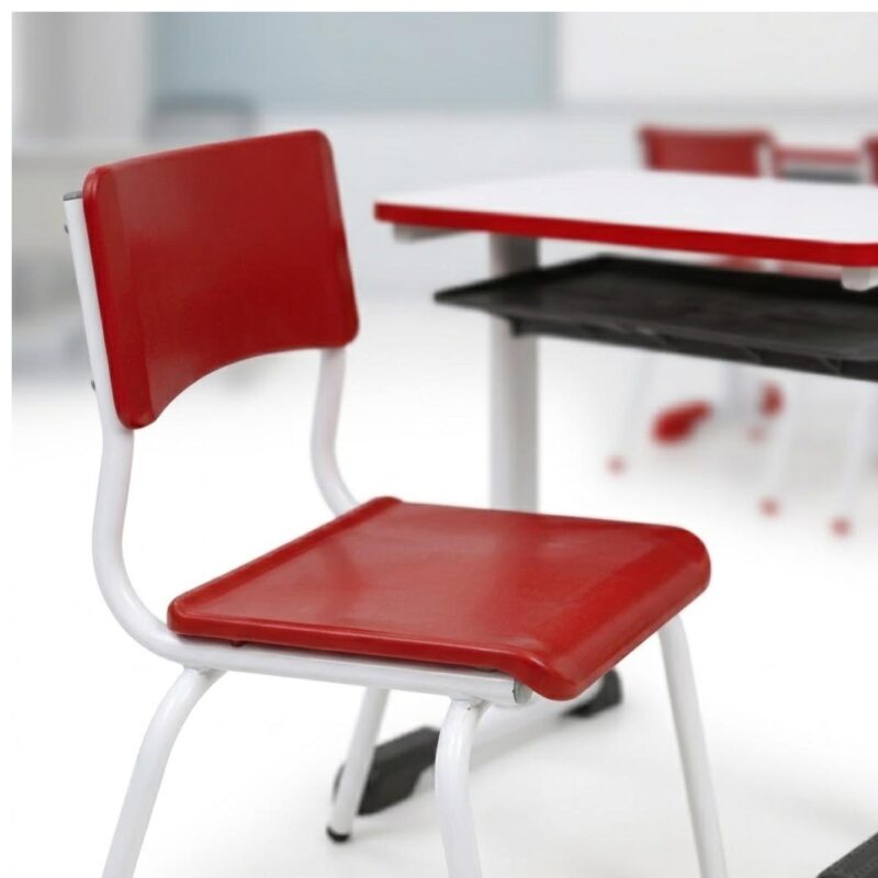 Conjunto Escolar Vermelho com Mesa e Cadeira 06 a 10 Anos