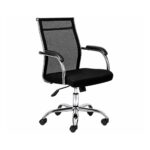 Cadeira Presidente Conforto Tela Mesh preta em vista frontal inclinada, com braços fixos e base cromada.
