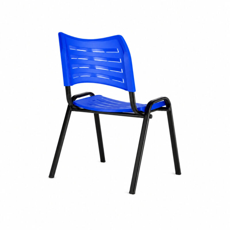 Cadeira Plástica ISO Fixa Azul em vista traseira três quartos, com estrutura tubular preta