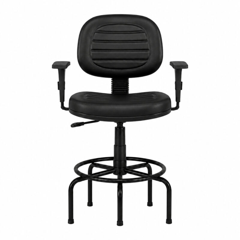 Cadeira caixa executiva costurada apresentada em perspectiva frontal oposta, com encosto de costuras horizontais, assento acolchoado, braços Digitador reguláveis e ajuste de altura.