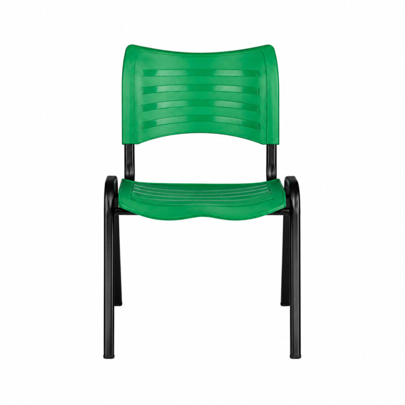 Cadeira Plástica ISO Fixa Verde em vista frontal, com encosto vazado e quatro pés pretos