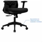 Imagem técnica da base de nylon com cinco pontas e rodízios em PU da cadeira presidente ergonômica preta.