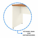Pé em painel Champanhe destacado por círculo azul, com indicação de espessura de 25 mm e distanciadores sob o tampo.