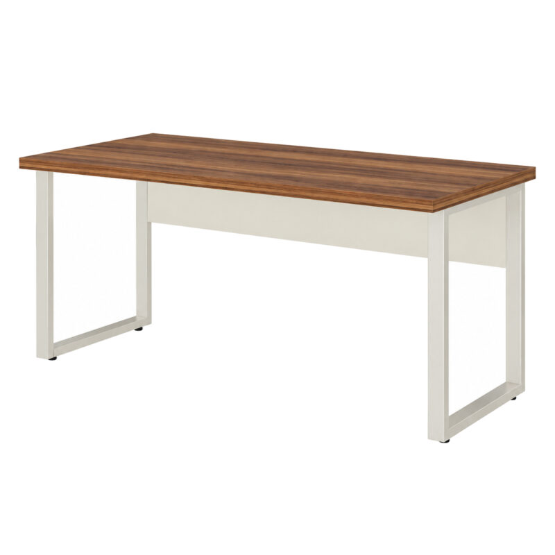 Mesa pé quadro sem gavetas em perspectiva pelo lado do usuário, com tampo Sevilha e pés metálicos Champanhe.