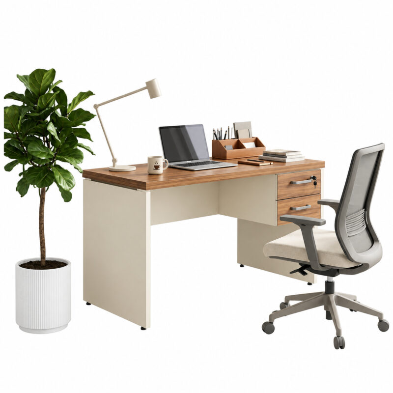 Mesa com tampo Sevilha e estrutura Champanhe, acompanhada de cadeira giratória, notebook, luminária e planta.