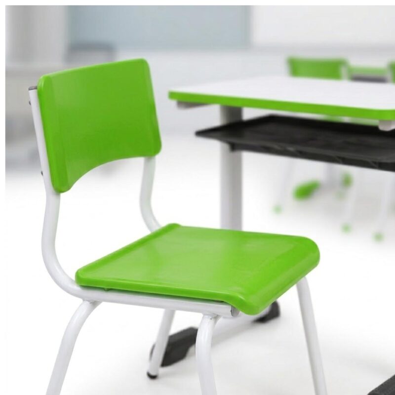 Conjunto Escolar Verde com Mesa e Cadeira 03 a 06 Anos