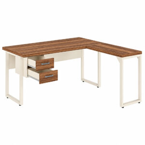 Mesa em L pé quadro com duas gavetas abertas, tampos amadeirados e estrutura metálica clara.