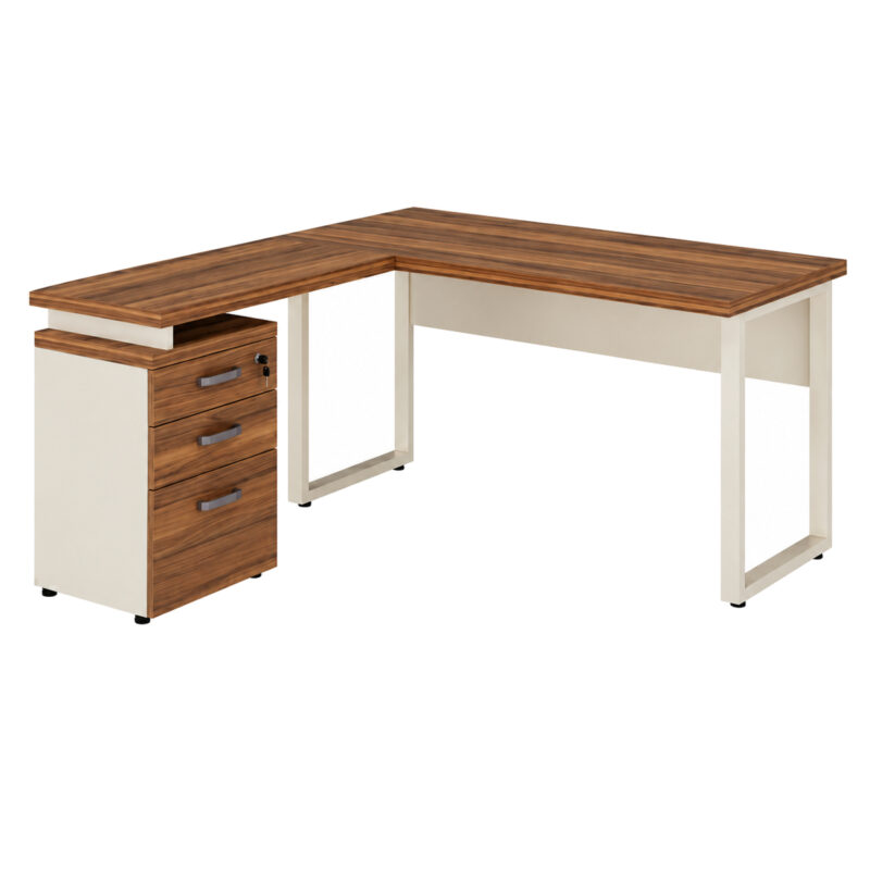 Mesa em L pé quadro com gavetas fechadas, frentes amadeiradas, fechadura superior e estrutura metálica clara.