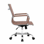 Cadeira Diretor Charles Eames Terracota vista pela lateral direita, com braços e base cromada