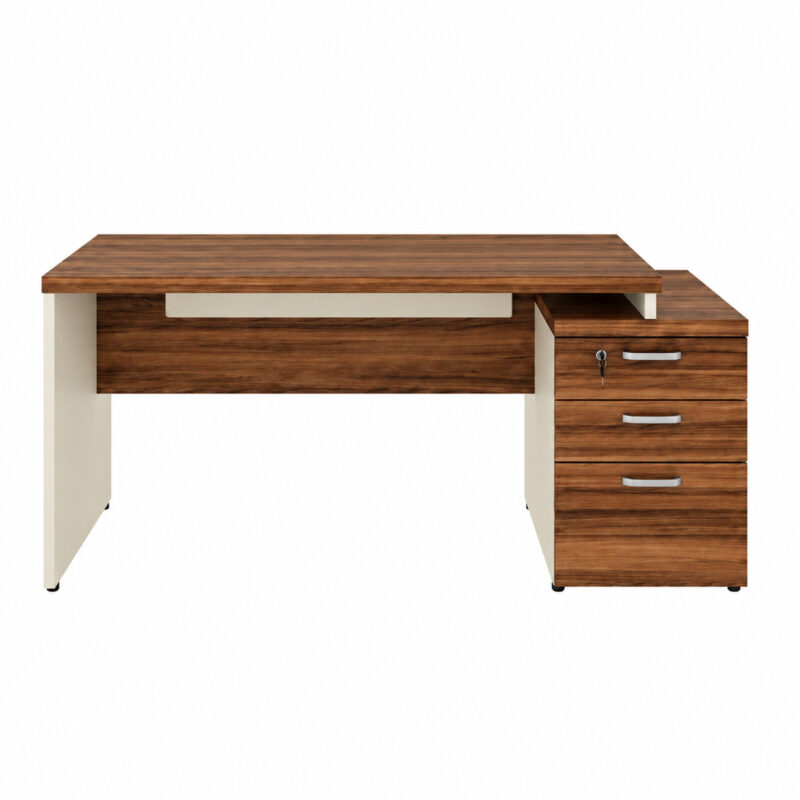 Mesa pedestal vista de frente com gaveteiro de três gavetas à direita, tampo amadeirado e pé painel claro.