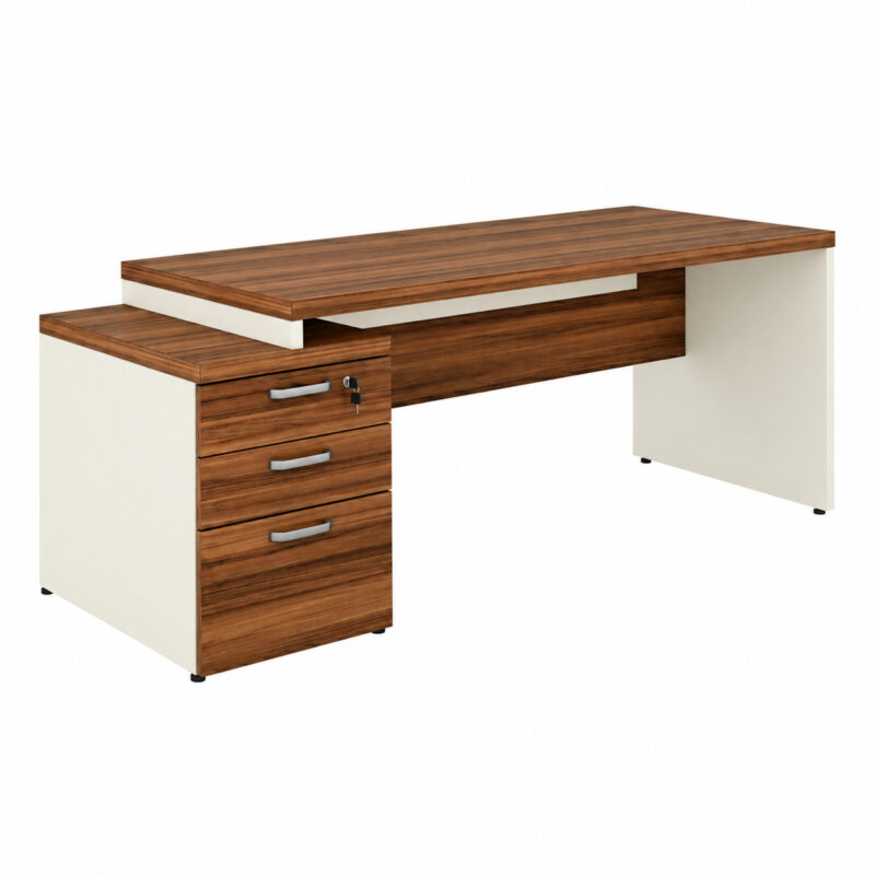 Mesa pedestal Sevilha e Champanhe em perspectiva com três gavetas fechadas, puxadores metálicos e pé painel.