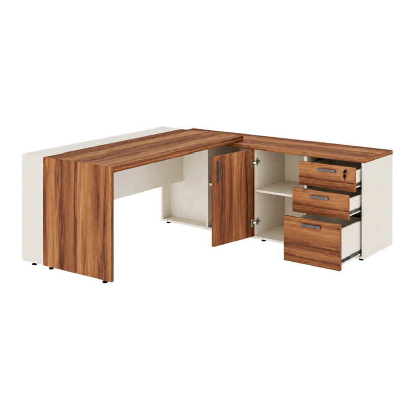 Mesa em L com porta amadeirada e gavetas abertas à direita, nichos centrais claros e tampo principal à esquerda.