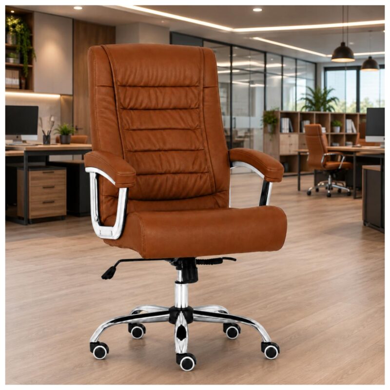 Cadeira Presidente Luxo caramelo em coworking moderno com mesas compartilhadas e decoração profissional.