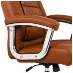 Detalhe do assento caramelo da Cadeira Presidente Luxo com Pillow Top e 42 molas ensacadas individuais.