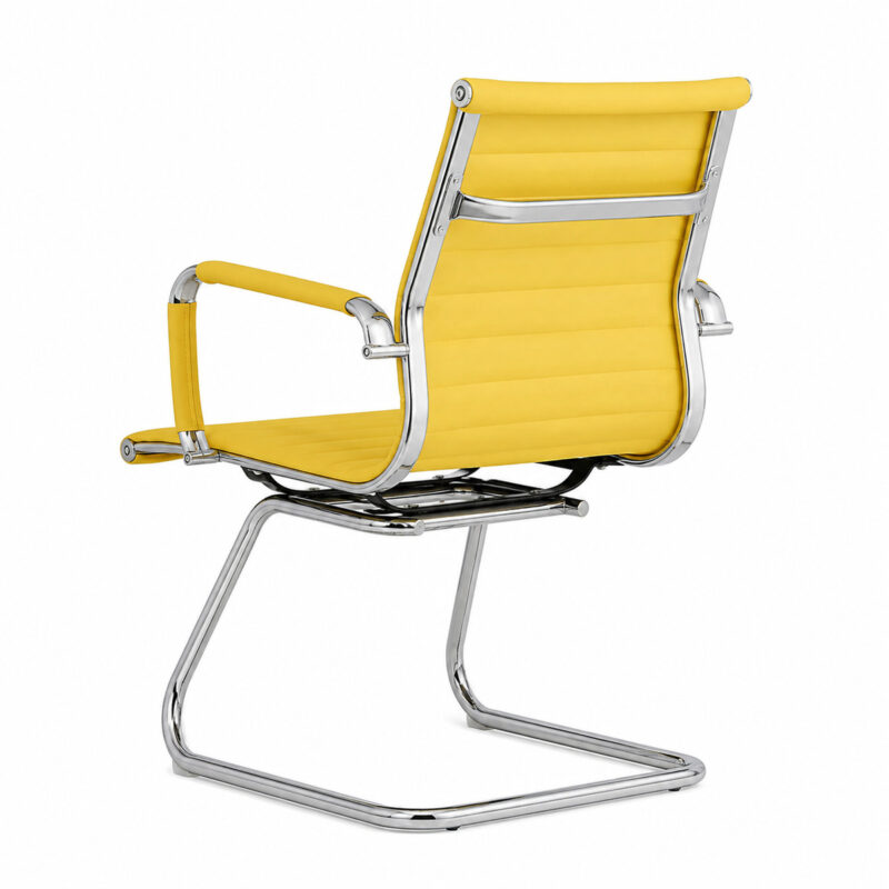 Cadeira Interlocutor Charles Eames Pastel em vista traseira inclinada, com encosto e estrutura cromada em destaque.