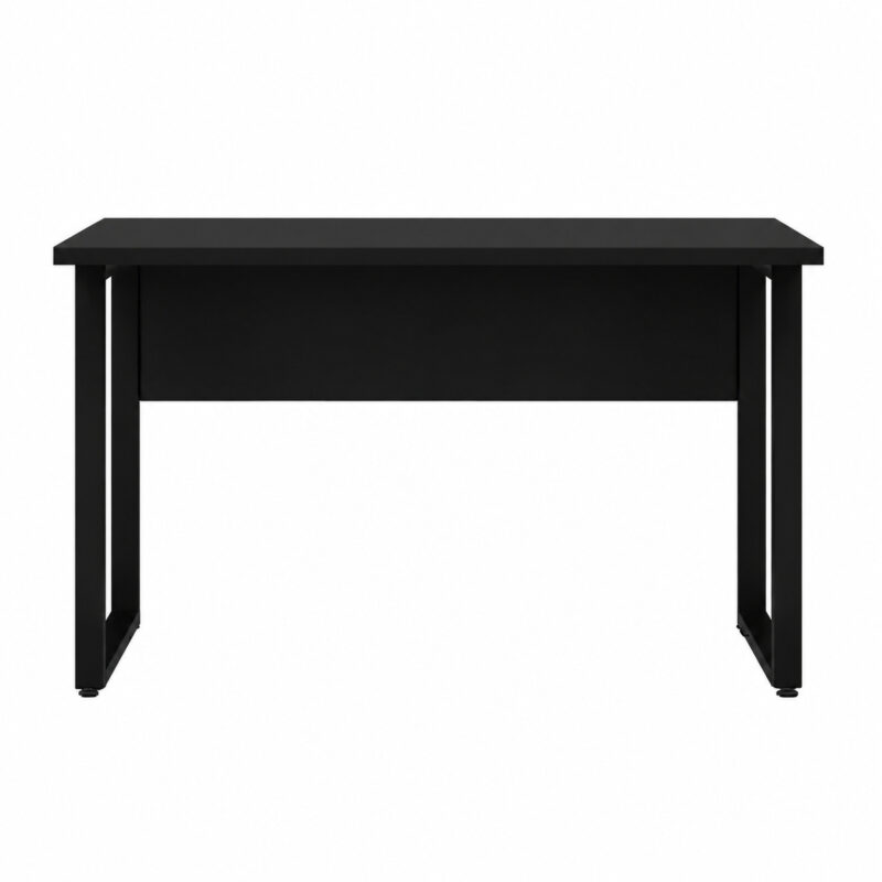 Vista frontal da mesa preta sem gavetas com tampo reto, painel central e espaço livre entre os apoios laterais.