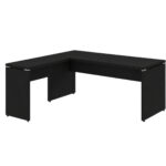 Estrutura da mesa em L preta em perspectiva frontal Mesa em L preta em perspectiva frontal com apoio auxiliar, pés painel e distanciadores, sem gaveteiro aparente.