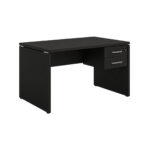 Mesa de escritório preta com pés em painel e duas gavetas à direita da imagem, com puxadores prateados e fechadura.