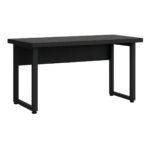 Estrutura da mesa preta de 170 cm em perspectiva Mesa preta em perspectiva, sem gaveteiro visível, com painel inferior e dois pés metálicos em formato de quadro.
