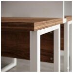 Móveis para Escritório Mesa de Escritório Dupla 40mm com Pé Metálico e Divisória Home Office com Divisória c/ ponto de tomada 1,20x1,35m - Cor Sevilha / Champanhe