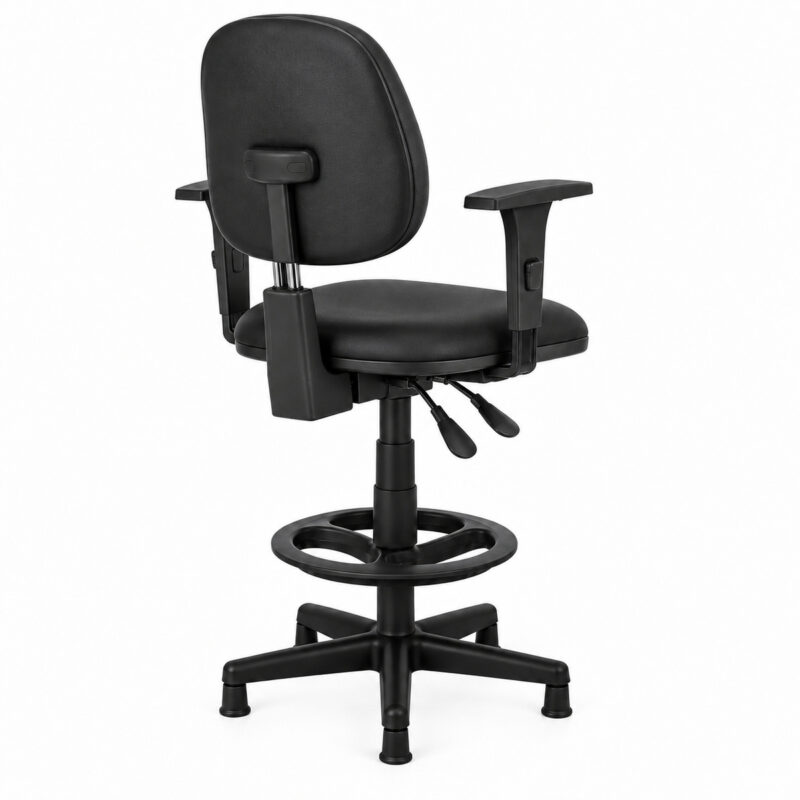 Cadeira caixa executiva lisa Back System com braços reguláveis preta em perspectiva traseira direita